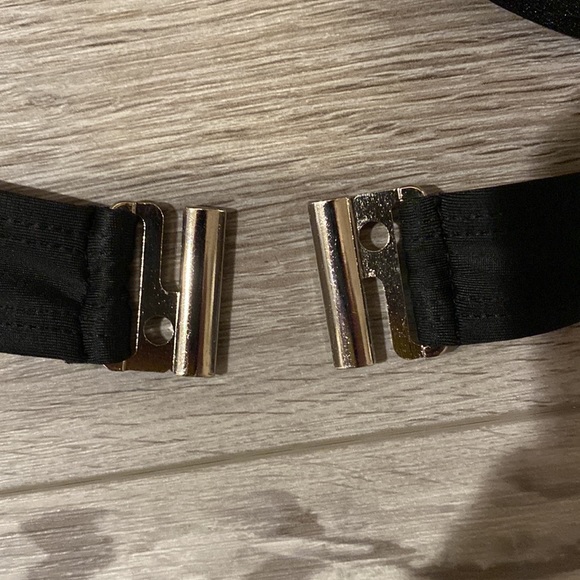 Black XL bikini top with metal clasp and hardware, adjustable straps, EUC - Picture 6 of 9